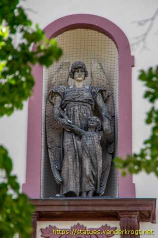 Kostelec nad Černými lesy - Sochy svatých v kostele svatého Andělů strážných