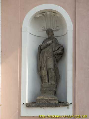 Sochy svatých před Kostelem svatého Václava
