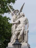 Berlin - Statuen auf der Schlobrücke