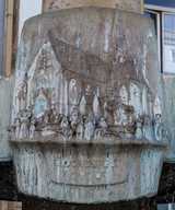 Bingen am Rhein - Markbrunnen mit Motiven aus der Binger Geschichte