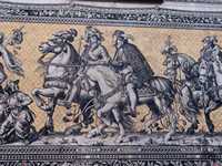 Click for larger photo in separate window