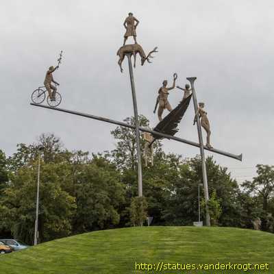 Lauffen am Neckar - Hölderlin im Kreisverkehr