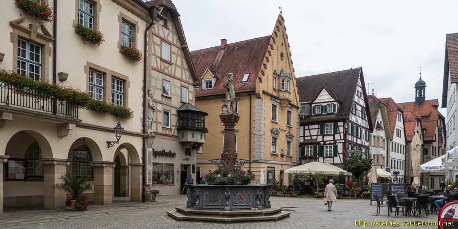 Sigmaringen - Marktbrunnen mit Statue des Fürsten Johann