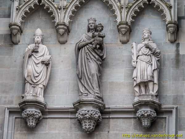 Konstanz - Heiligenstatuen am Münster
