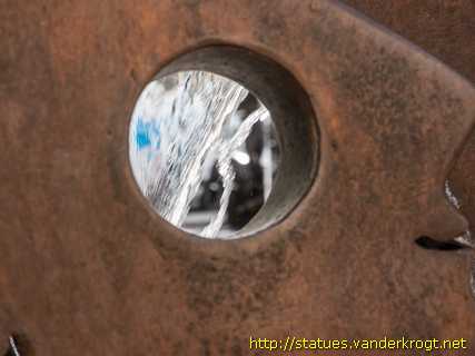 Kaufbeuren - Erostischer Brunnen mit Voyeur