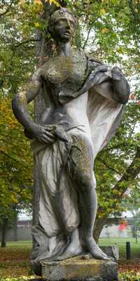 Eichstätt - Allegorische Figuren im Hofgarten