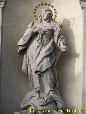 Stopfenheim - Heiligenstatuen an der St. Augustinus Kirche