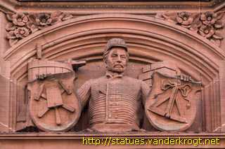 Frankfurt am Main - Fassadenfiguren am Südbau des Neuen Rathauses