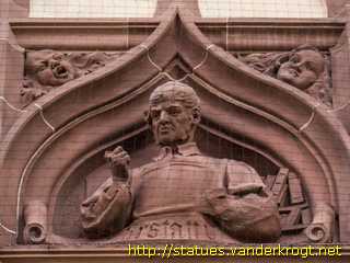 Frankfurt am Main - Fassadenfiguren am Südbau des Neuen Rathauses