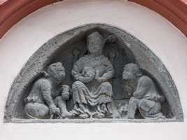 Frankfurt am Main - Fassadenfiguren Alte Nikolaikirche