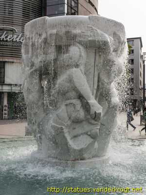 Frankfurt am Main - Frankfurter-Figuren- oder Brockhaus-Brunnen