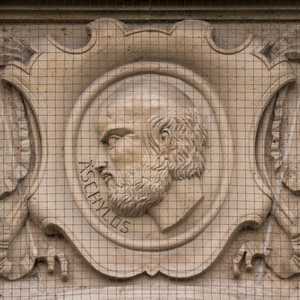 Frankfurt am Main - Skulpturen am Alten Oper