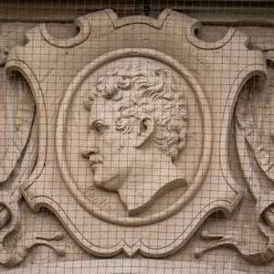 Frankfurt am Main - Skulpturen am Alten Oper