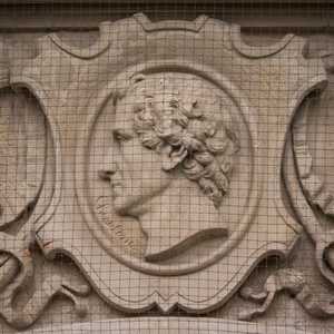 Frankfurt am Main - Skulpturen am Alten Oper