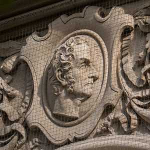 Frankfurt am Main - Skulpturen am Alten Oper