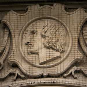 Frankfurt am Main - Skulpturen am Alten Oper