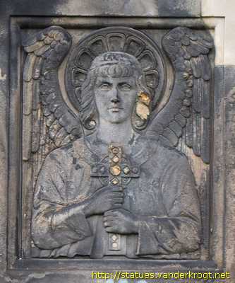 Hannover - Skulpturen an der Markuskirche