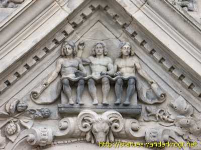Hannover - Skulpturen an der Nordfassade des Neuen Rathauses
