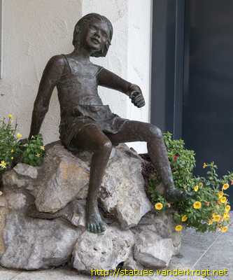 Brilon - Zeitungsleser und Bürgerbrunnen