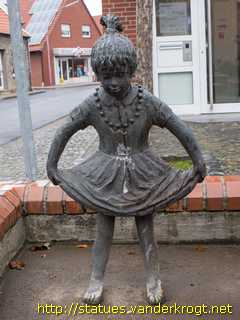 Leer - Brunnen mit Kinder