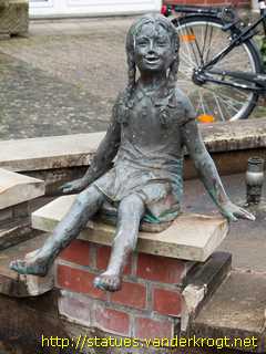 Leer - Brunnen mit Kinder