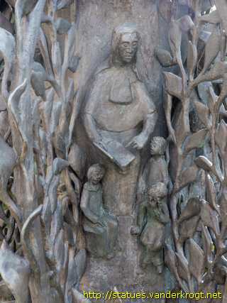 Herford - Abtei-Stele - Werke der Barmherzigkeit