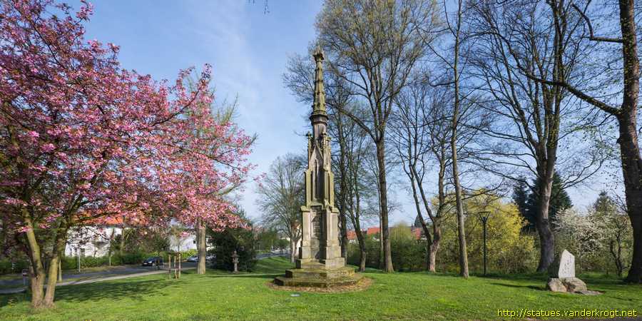 Lemgo - Engelbert-Kaempfer-Denkmal