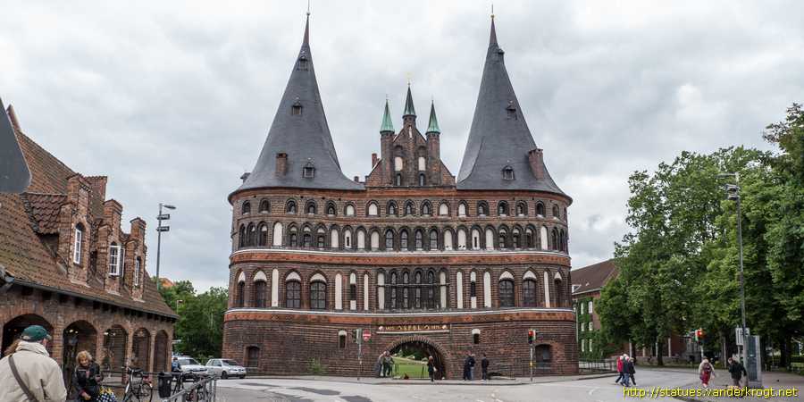 Lübeck - Madonnenfigur mit Kind