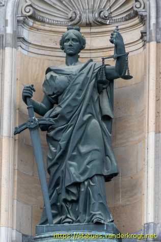 Berlin - Die Herrschertugenden am Dom