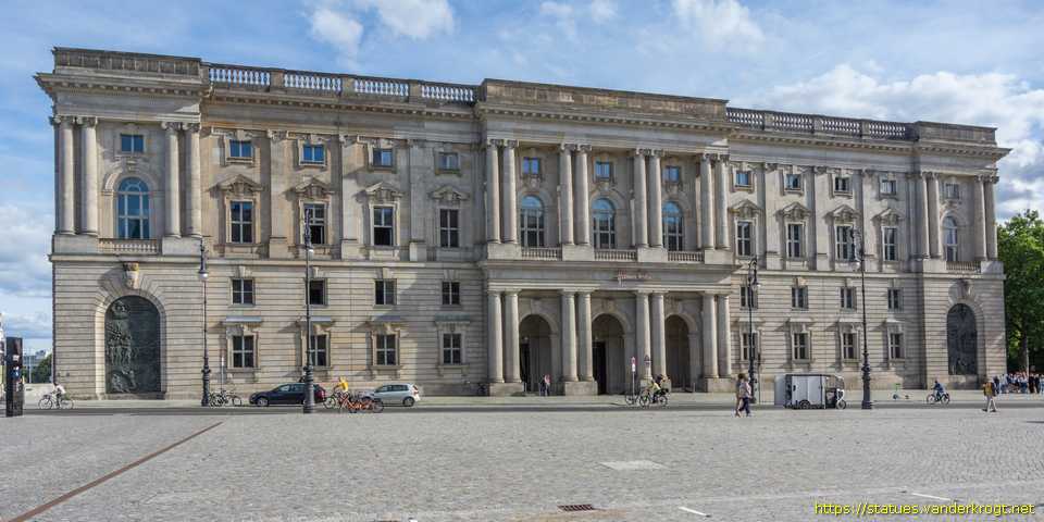 Berlin - Zwei Reliefs anlässlich des 70. Jahrestages der Novemberrevolution