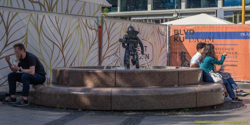 Berlin - Weltkugelbrunnen