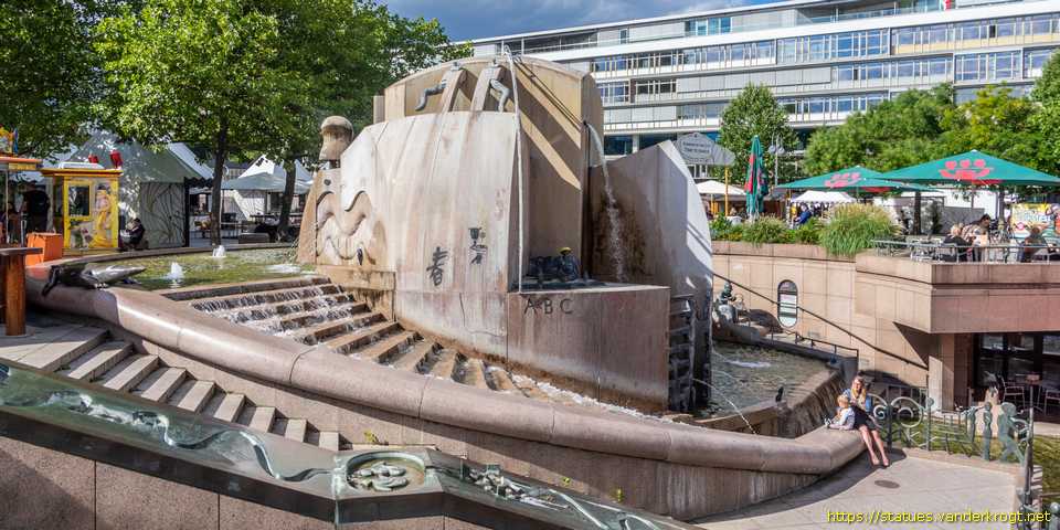 Berlin - Weltkugelbrunnen