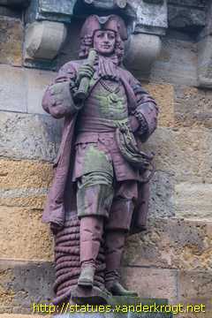 Hamburg - Statuen an den Sockelpfeilern der Kersten-Miles-Brücke