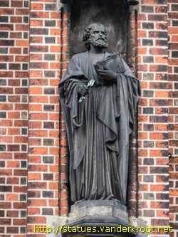 Hamburg - Petrus und Paulus und die vier Evangelisten