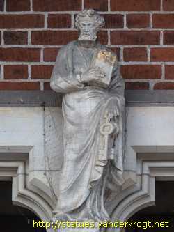 Hamburg - Petrus und Paulus und die vier Evangelisten