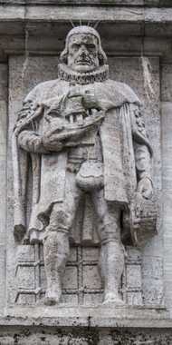 Hamburg - Fassadenfiguren der Reichsbank