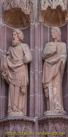 Wetzlar - Heiligenstatuen am Wetzlarer Dom
