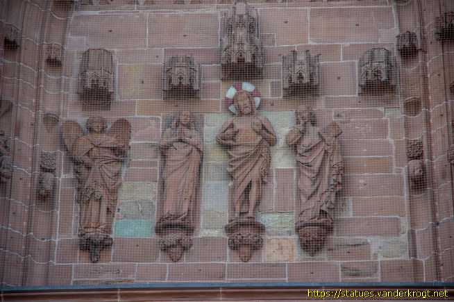 Wetzlar - Heiligenstatuen am Wetzlarer Dom