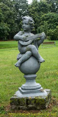 Grimmen - Vier Kopien von klassischen Statuen