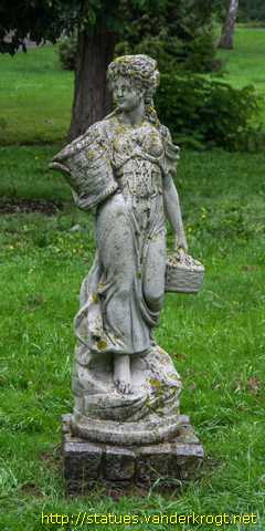 Grimmen - Vier Kopien von klassischen Statuen