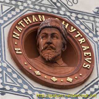 Rostock - Fassadenskulpturen am Hauptgebäude der Universität