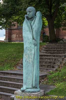 Rostock - Liegende und Stehender