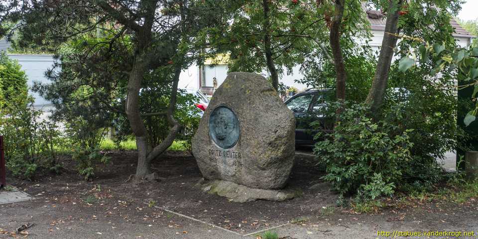 Rostock - Fritz-Reuter-Gedenkstein