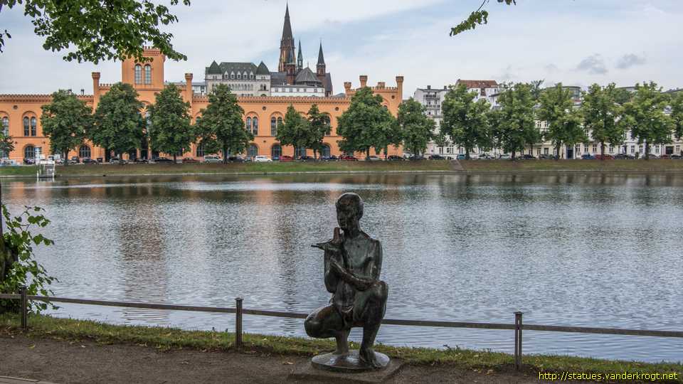 Schwerin - Der Junge mit der Taube