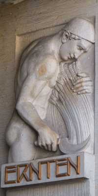 Oldenburg - Fassadenreliefs der Volksbank