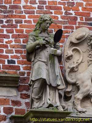 Stade - Portal mit Merkur, Klugheit und Gerechtigkeit