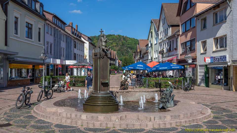 Bodenwerder - Müchhausen-Brunnen in der Große Straße
