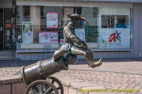 Bodenwerder - Müchhausen-Brunnen in der Große Straße