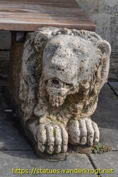 Braunschweig - Löwenköpfe an der Südseite des Doms