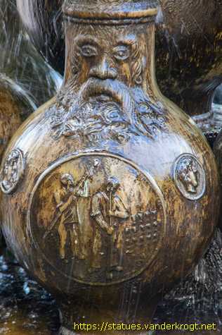 Frechen - Bartmannkrugbrunnen